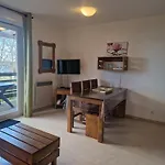 Le Bellevue, 50m Lac, Piscine, Parking, Wifi, Baignade Surveillee شقة *