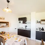 شقة Le Bellevue, 50m Lac, Piscine, Parking, Wifi, Baignade Surveillee