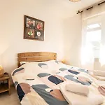 شقة Le Bellevue, 50m Lac, Piscine, Parking, Wifi, Baignade Surveillee