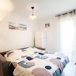 Le Bellevue, 50m Lac, Piscine, Parking, Wifi, Baignade Surveillee * Aureilhan (Landes)