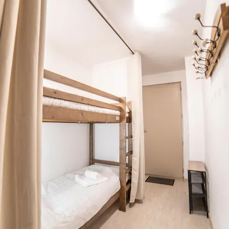 Le Bellevue, 50m Lac, Piscine, Parking, Wifi, Baignade Surveillee Apartman *