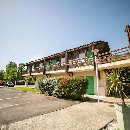 Le Bellevue, 50m Lac, Piscine, Parking, Wifi, Baignade Surveillee Apartman *