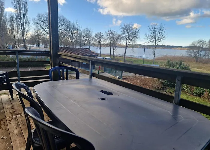 Appt Vue Lac, Proche *